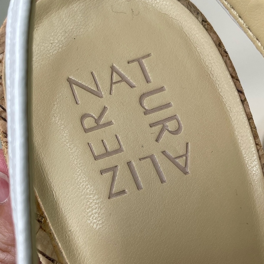 NATURALIZER Kaylee white faux leather block heel  comfort sandals size 11M - Picture 8 of 11